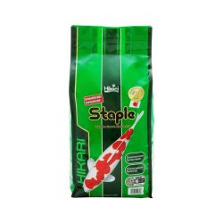 Hikari Staple Medium 500g pellet base per koi e pesci da laghetto